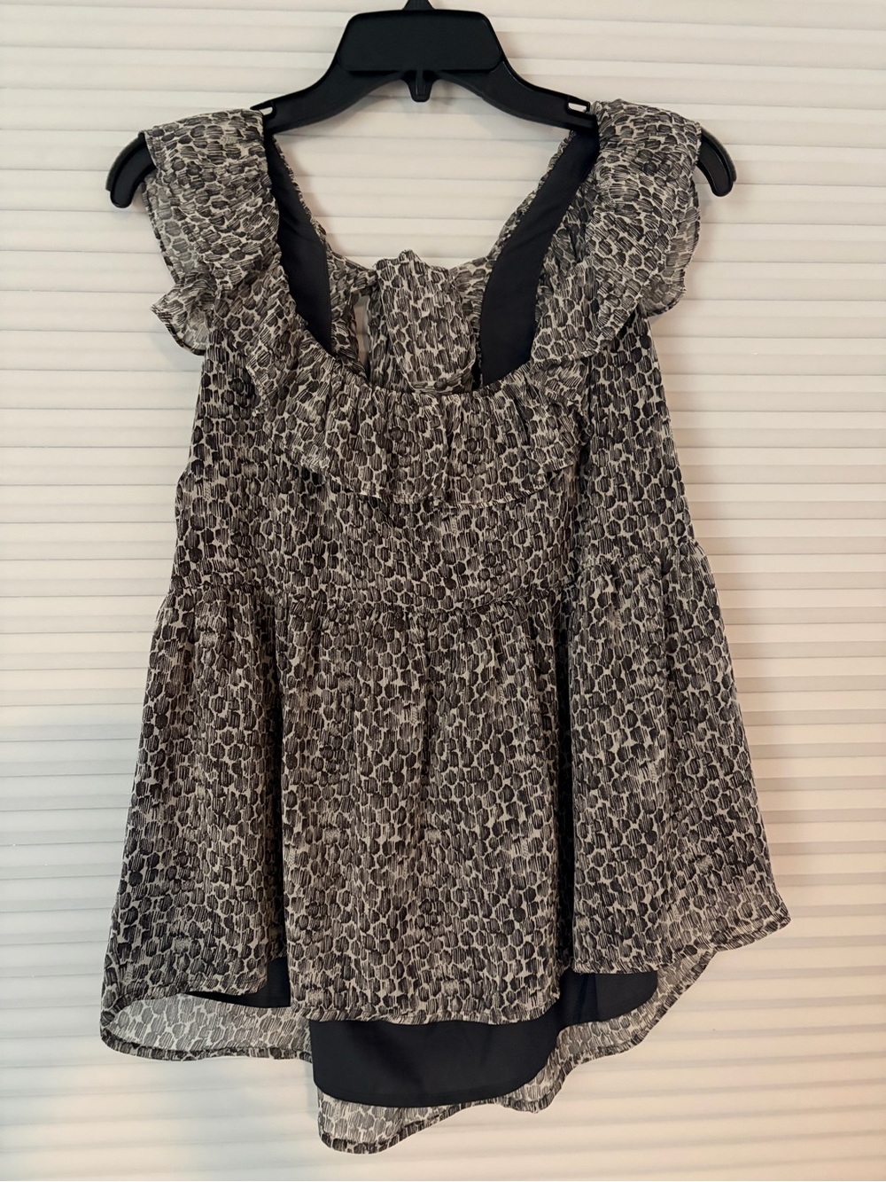 Banana Republic Black and White Ruffle Sleeveless Camisole